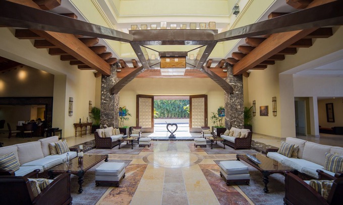 Amapas Resort | Award Winning 3-BR PH Prime Oceanfront at Garza Blanca Resort:Xmas Dec 20-27/25