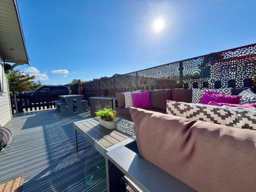 New Forest District Resort | Award Winning Lodge Shorefields- Milford on Sea note NO HOT TUB AT LODGE