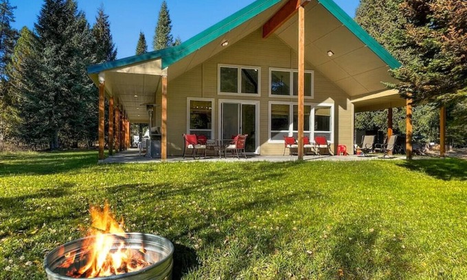 Cascade Apartment | Away at Shay .