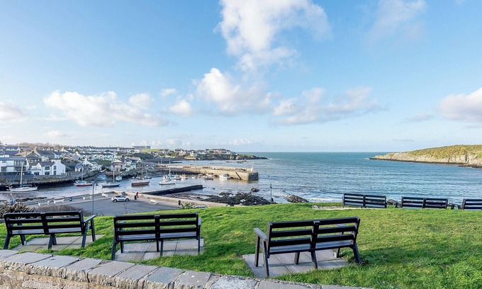 Cemaes Bay Apartment | Awel Y Mor Sea Breeze