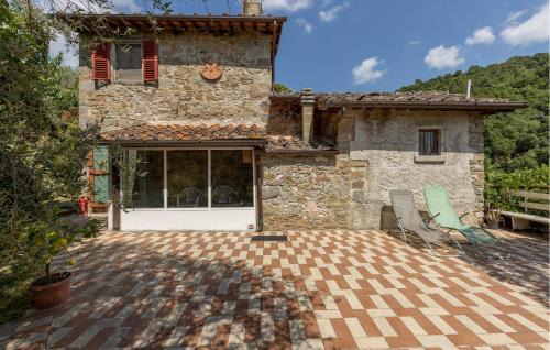 Pulicciano Apartment | Awesome Apartment In Castelfranco Piandiscò