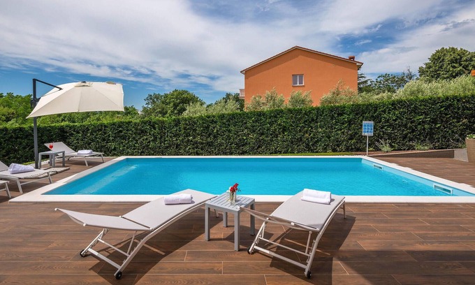 Vinez Apartment | Awesome Apartment in Labin With Outdoor Swimming Pool, Wifi and 3 Bedrooms
