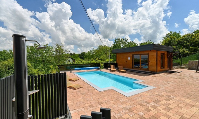 Ludbreg House | Awesome home in Vinogradi Ludbreski