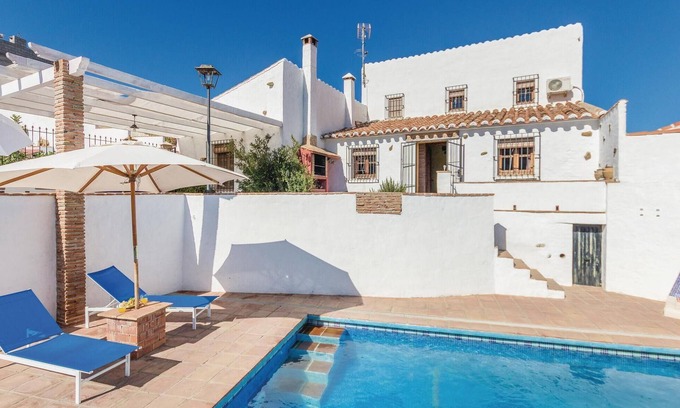 Almachar House | Awesome home in Almachar with WiFi