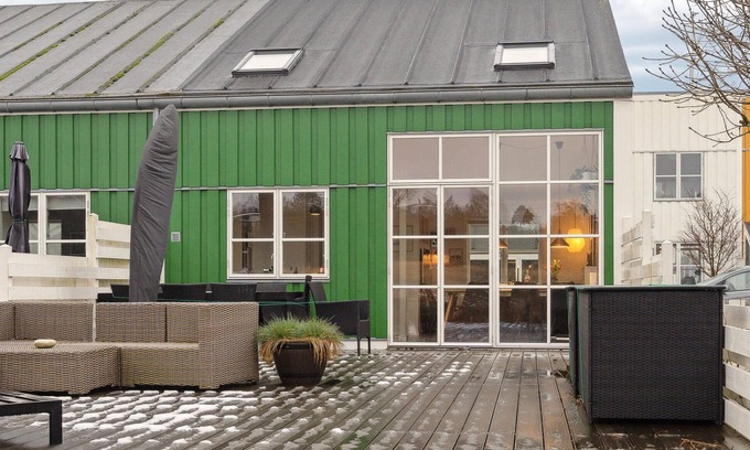 Øer Strand House | Awesome home in Ebeltoft with sauna