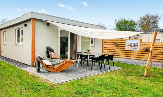 Heinkenszand House | Awesome Home In Heinkenszand With Wifi
