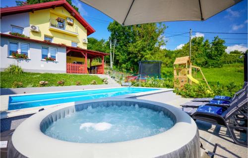 Kraljevec Sesvetski House | Awesome Home In Paruzevina With Sauna