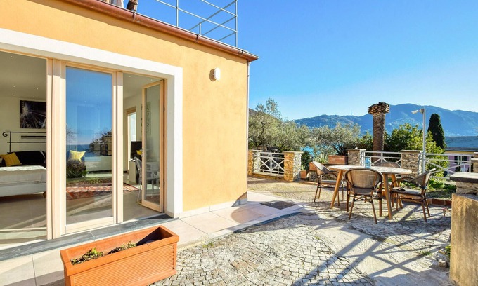 Recco House | Awesome home in Recco with WiFi