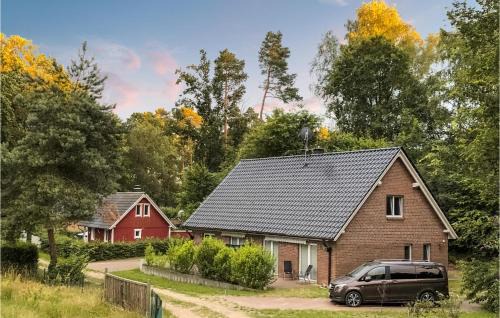 Muritz House | Awesome Home In Wittstock With Kitchen
