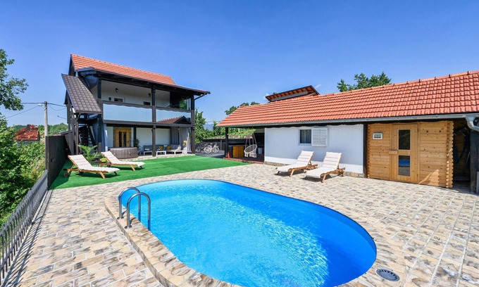 Zagreb House | Awesome home in Zagreb with sauna