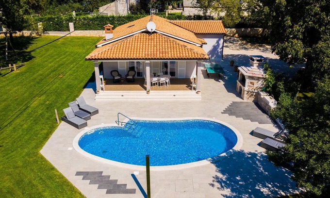 Krizanci House | Awesome home in Zminj