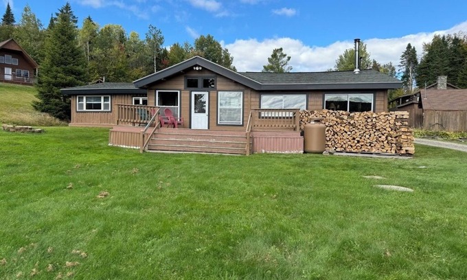 Pittsburg Cabin | Awesome Log Cabin on the 1st Connecticut Lake!