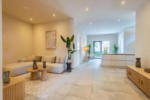 Marie Pampoen Apartment | Ayana Resort at Mambo Beach Area