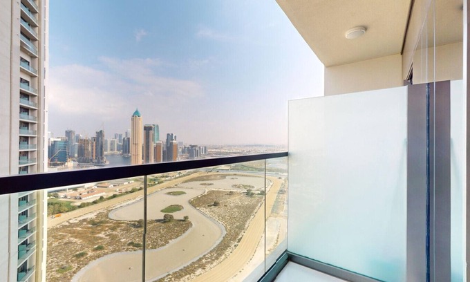 Al Safa Apartment | Aykon City - Glamorous Two Bedroom in Business Bay