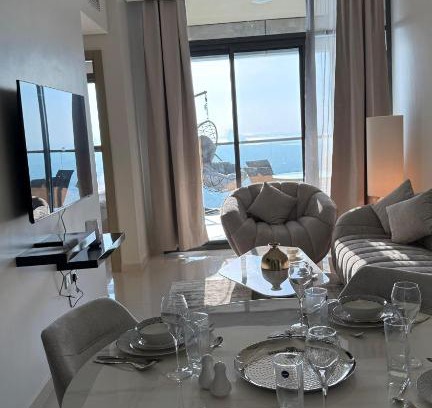 Sheikh Zayed Road Apartment | Aykon City Tower C