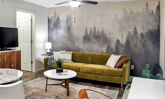 Avery Creek House | Azalea Cottage - Perfect couples retreat in AVL