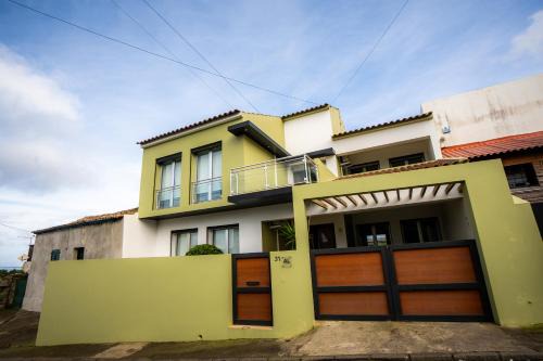 Ribeira Grande House | Azores Mountain View