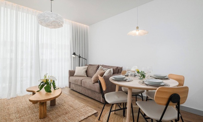 Ponta Delgada Condo | Azorian SuitesnOne bedroom apartment close to the airport of Ponta Delgada