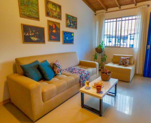 El Poblado House | Azulejo - Guest House