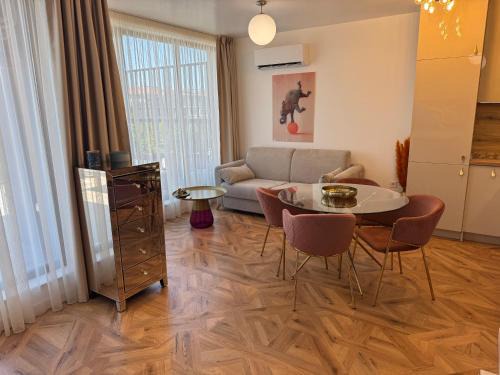 Kazanlak Apartment | Azur by Gergana