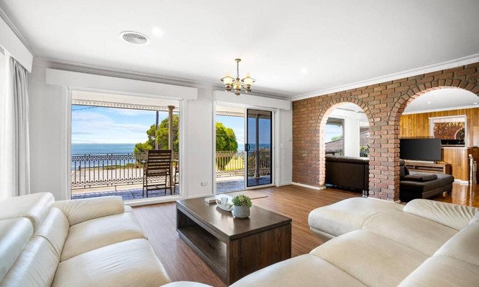 Clifton Springs House | Azure Majesty - Clifton's Grand Waterfront Haven