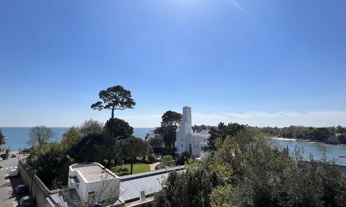Benodet Apartment | Bénodet, superbe duplex 3 étoiles, près de la plage, balcon et ascenseur - FR-1-481-61