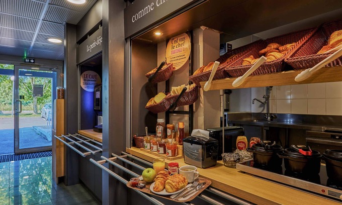 Le Val-Saint-Pere Hotel | B&B HOTEL Avranches Baie du Mont Saint-Michel