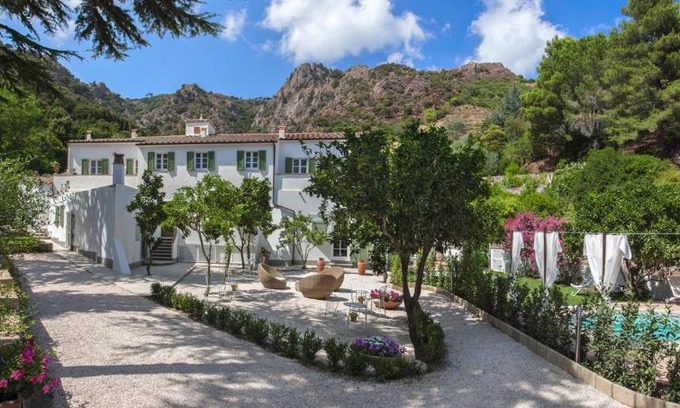 Porto Azzurro Bed & Breakfast | B&B Il Casale di Monserrato