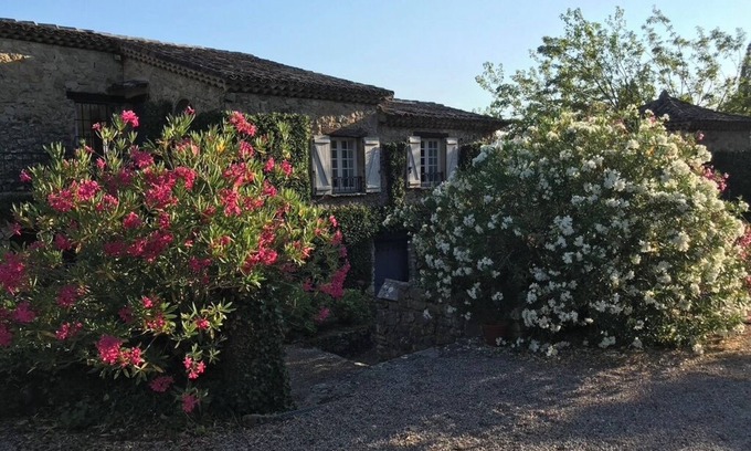 Saint-Paul-en-Foret Bed & Breakfast | B&B in the heart of nature, between sea and mountains!
