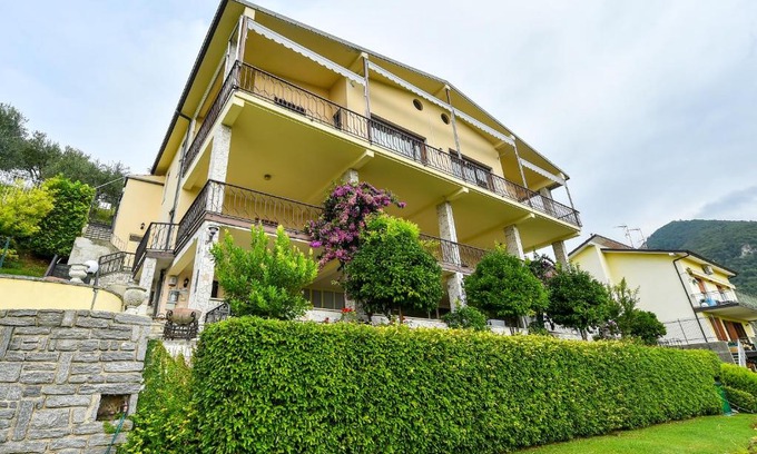 Roe Volciano Bed & Breakfast | B&B LE TERRAZZE SU SALÒ