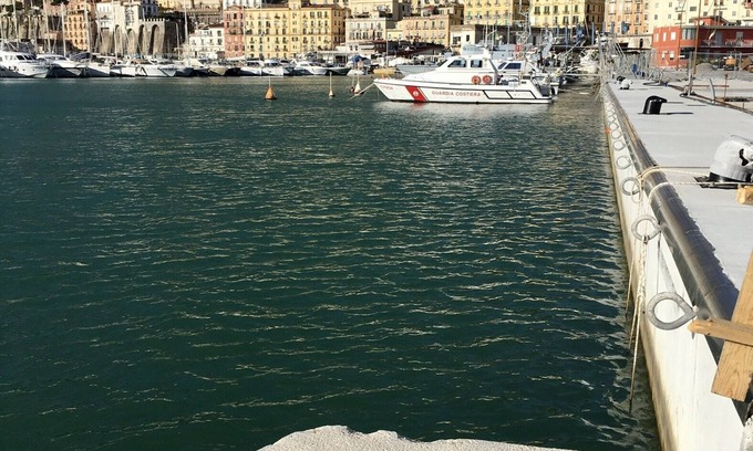 Historical Downtown Salerno Apartment | B&B LIVING ON THE PORT - Room "Il Balcone sul Porto"