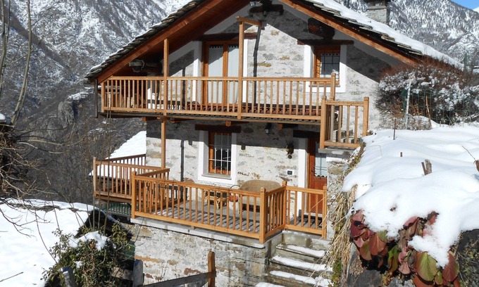 Fontainemore Bed & Breakfast | B&B Mont Mars, charming property at the foot of the Mont Mars Nature Reserve