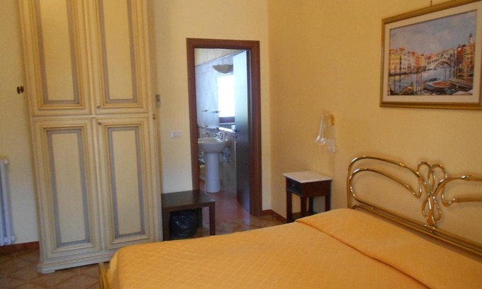 Roccadaspide Bed & Breakfast | B&B Villa Di Bartolomeo