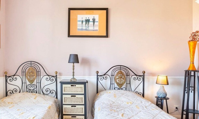 Ameal Bed & Breakfast | B & B Violet with Chimney