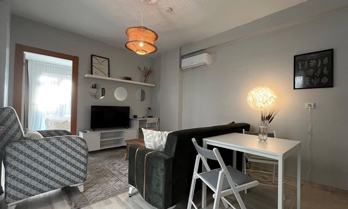 Taksim Apartment | B-Cozy 1-bedroom apartment in enjoyable Istanbul with WiFi, AC