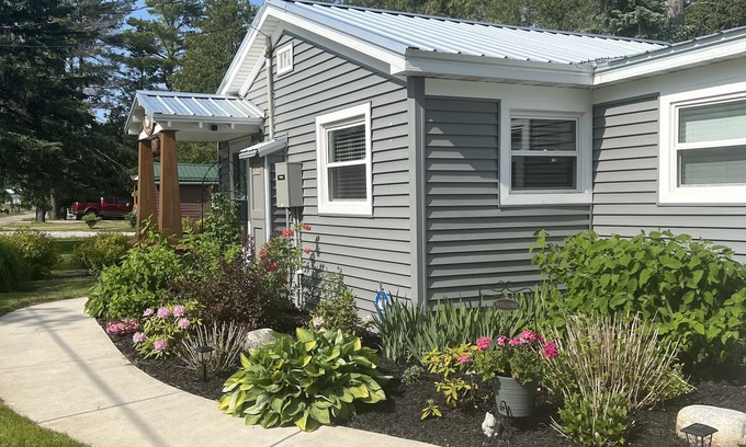 Cedar House | B-lazy at the Lake House