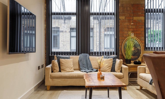 Bradford Apartment | B-Stylish 2-Bed Apartment