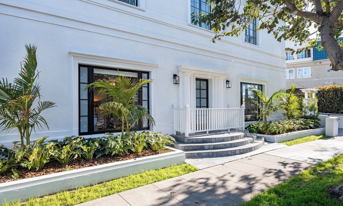 Coronado House | B5378 Coronado Crown Villas