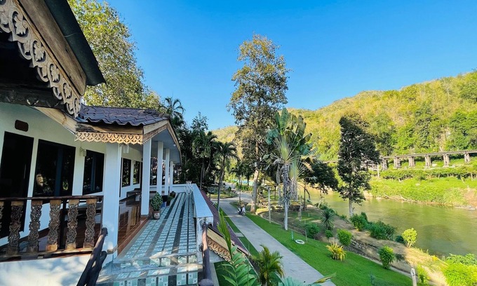 Sai Yok Hotel | Baan Rim Kwai Paerimnam Resort