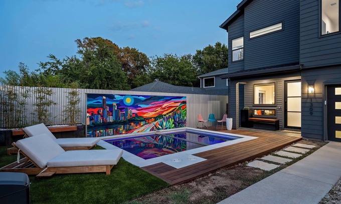 Central East Austin House | Bach & Bubbly House - 5BR, Pool, Gym & Glam Room