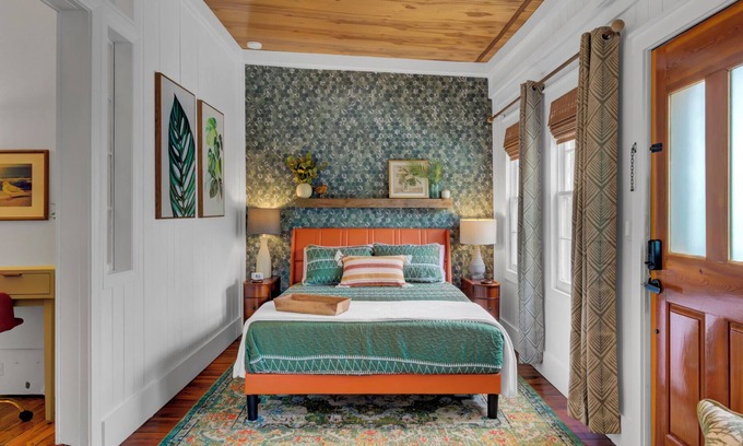 Summerville Historic District Apartment | Back Porch Suite in Summerville