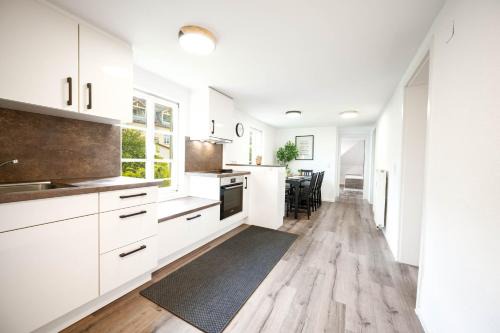 Ludwigsburg Apartment | BackHome - MAISIONETTE - 120qm - Fantastische Schlosslage - SmartTV - Waschmaschine - Netflix - 24h Checkin- Apartment 4