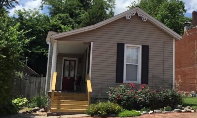 Alton House | Backyard Seclusion Cottage