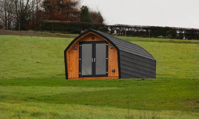 Bathgate House | Badger's Sett