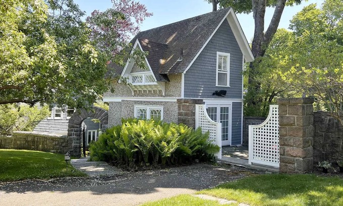 Bar Harbor Cottage | Bagatelle Guest House-On historic waterfront estate in Bar Harbor near Acadia NP