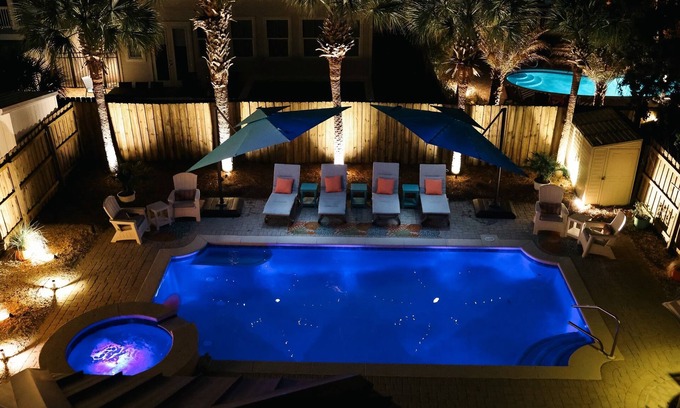 Village of Sugar Beach House | Bahama Breeze- Private Pool-Bikes- Dog Friendly