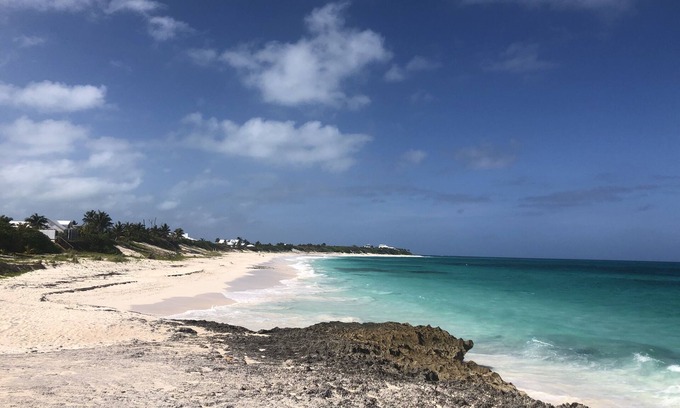 Hope Town Cottage | Bahamian cottage & guest house. Beach access & harbour views.best spot in town!