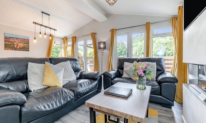 Longnor Ski Chalet | Bakewell Deluxe Lodge Pet Friendly