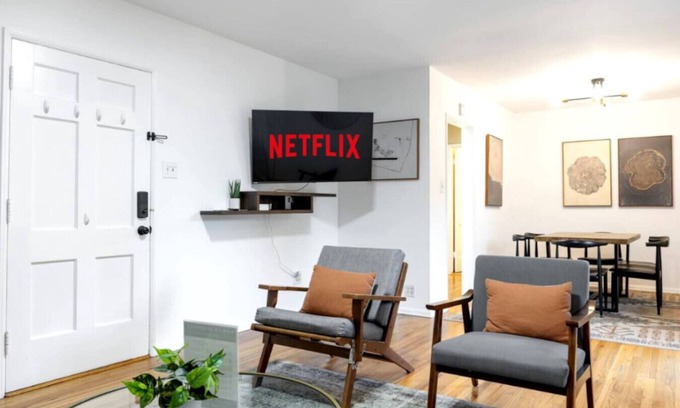 Reseda House | Balcom Breeze Escape