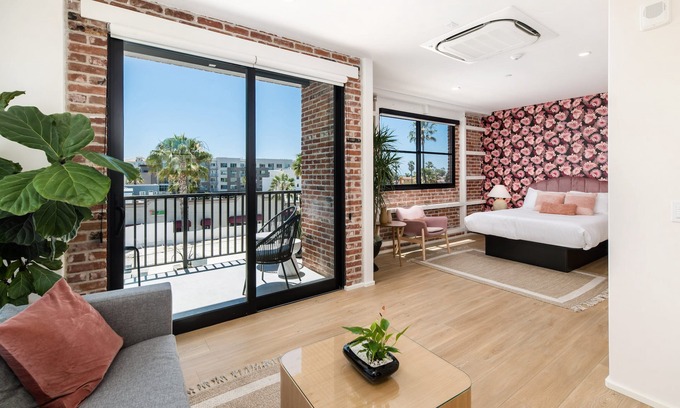 Townsite Hotel | Balcony Suite 301 | The Brick Boutique Hotel